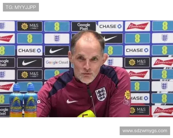 图赫尔团队为国脚备战高温安装氧气舱 图赫尔团队为国脚备战高温安装氧气舱