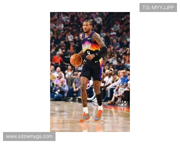 布克37分领衔太阳横扫独行侠 格林伤退